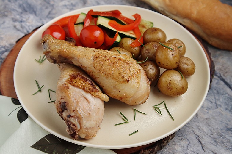 Hähnchenschenkel vom Blech