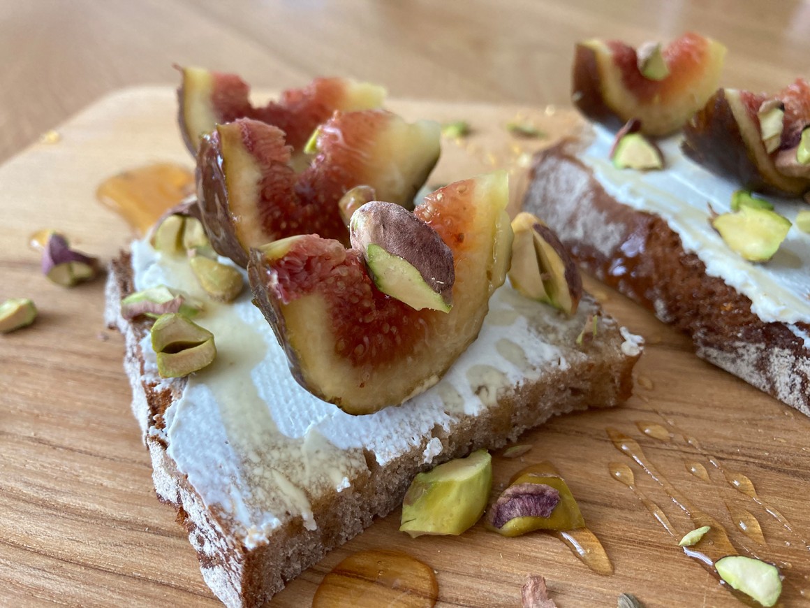 Brotsnack mit Feigen