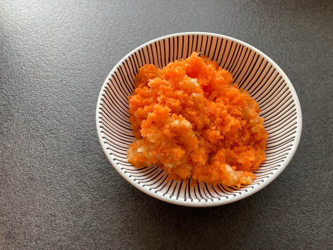Süßer Rohkostsalat mit Orange, Möhre und Apfel