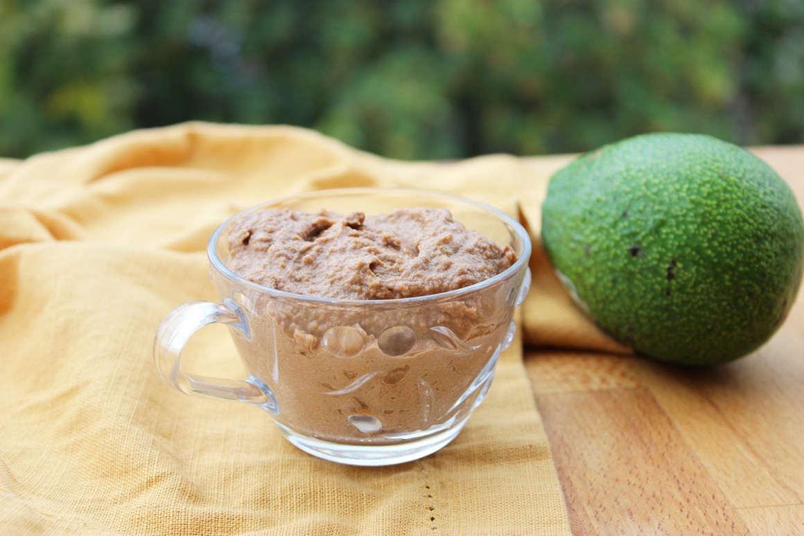 Avocado-Brotaufstrich mit Schokolade - Rezept