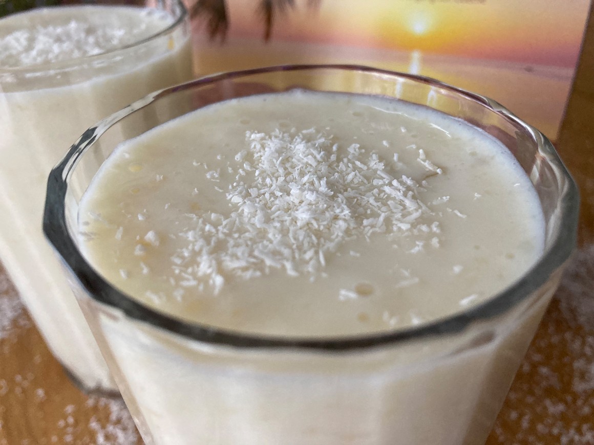 Tropische Buttermilchcocktails