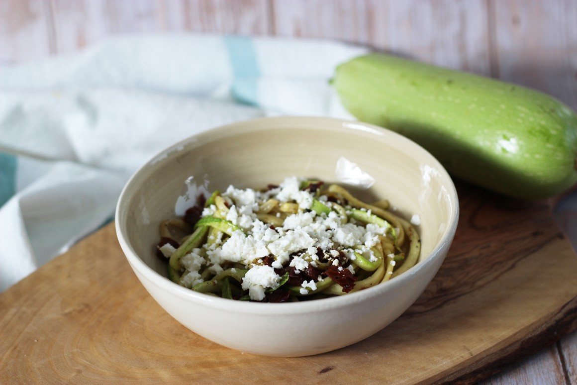 Zucchini Zoodles mit Feta