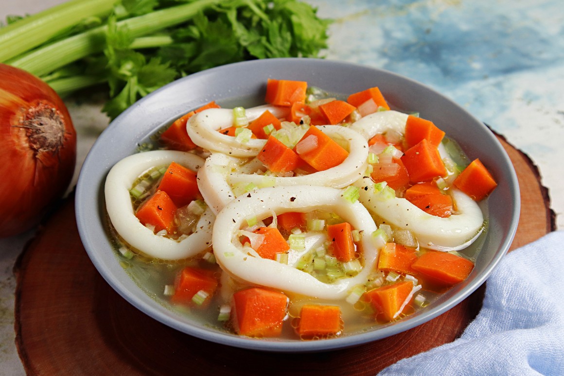 Tintenfische mit Zwiebelsauce