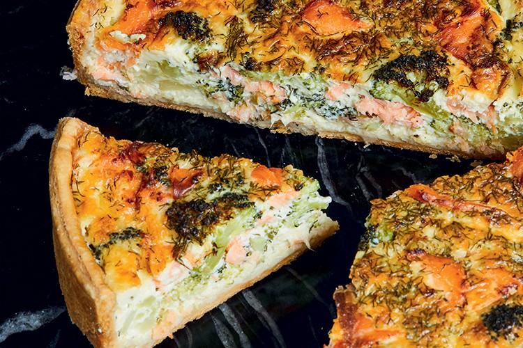 Quiche mit Räucherlachs und Brokkoli