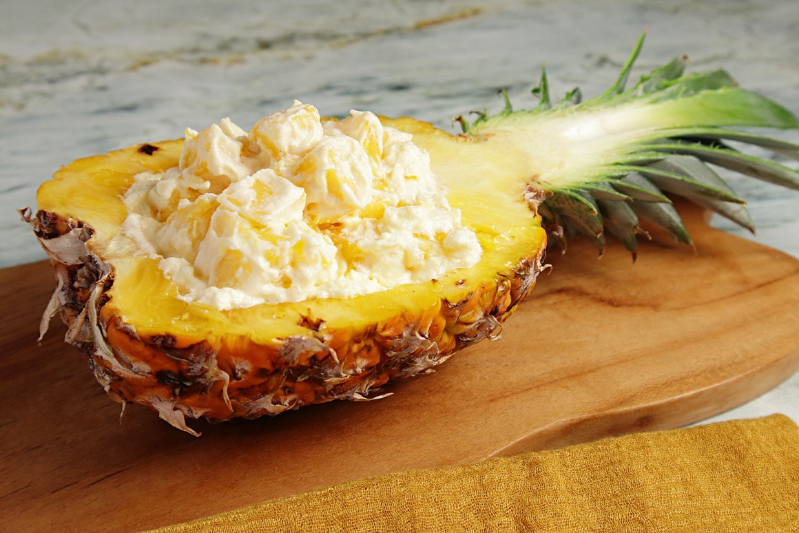 Ananas mit Schlagsahne