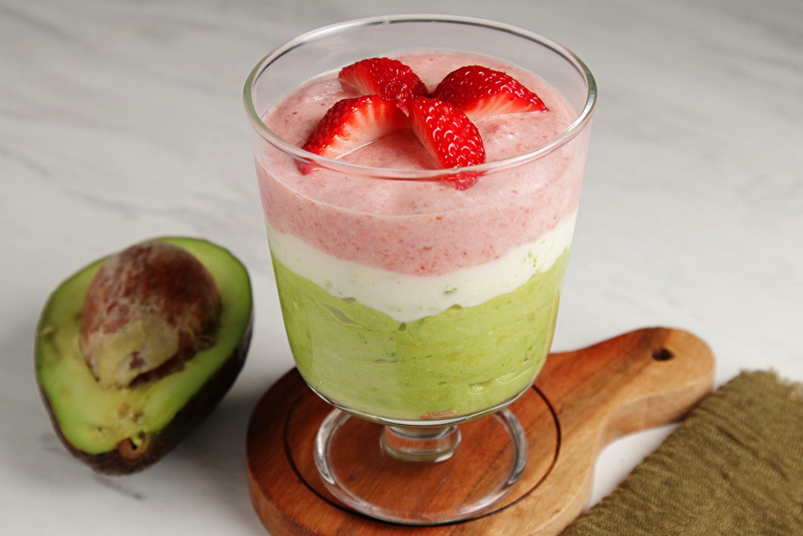 Avocado-Limetten-Erdbeer-Creme
