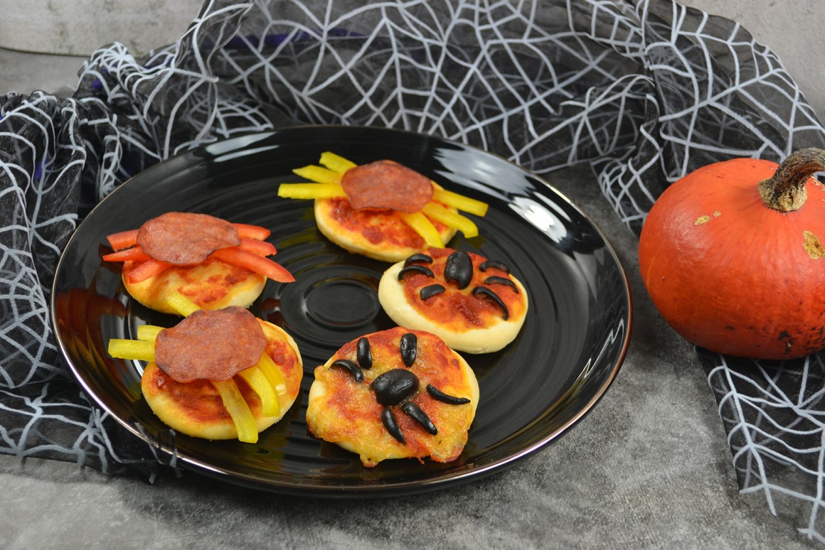 Mini Spinnen-Pizza