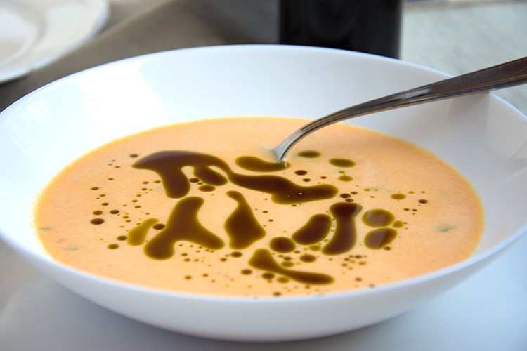 Leichte vegane Kürbissuppe