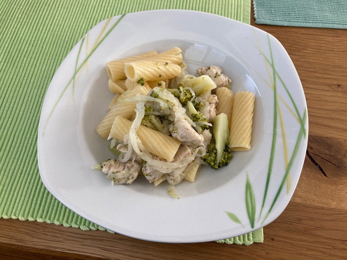 Hähnchen-Brokkoli-Pfanne