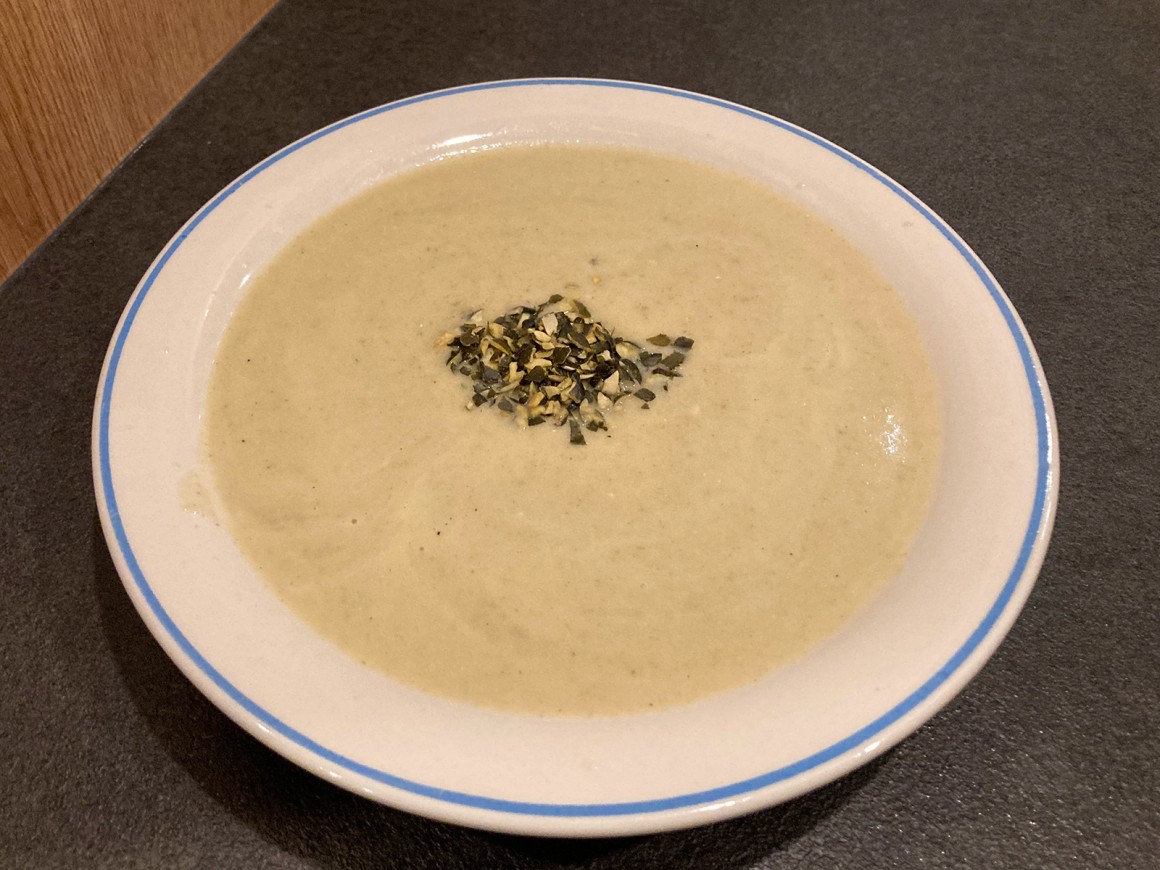 Pilzcremesuppe mit Kürbiskernen