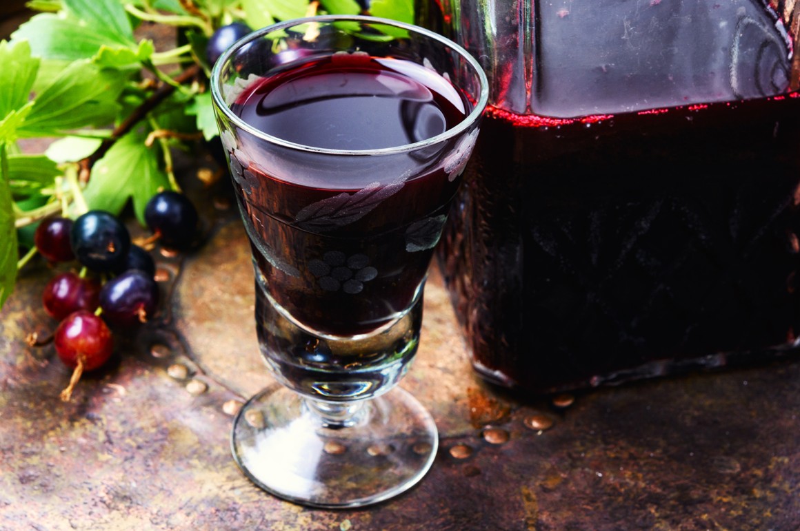 Apfel-Johannisbeer-Likör - Rezept