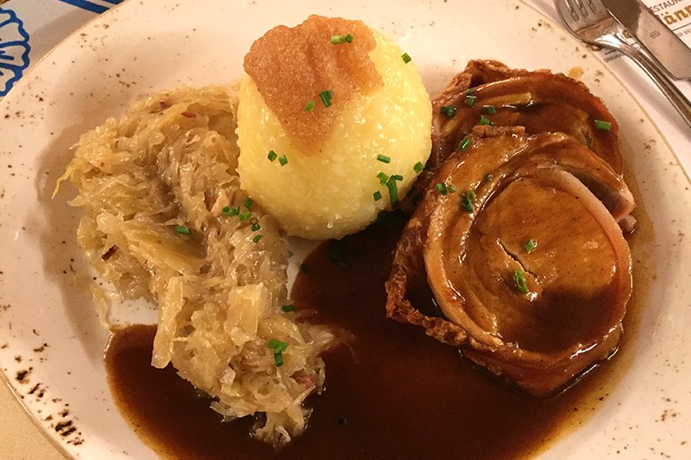 Spanferkelbraten