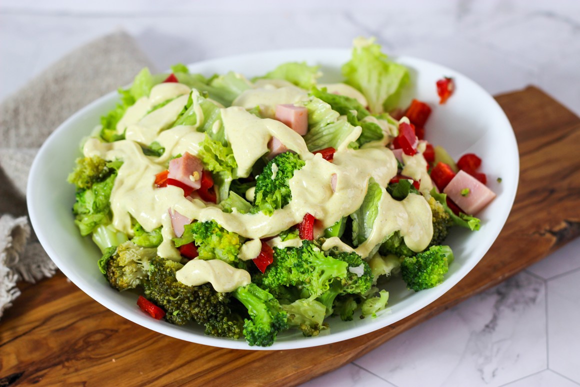 Brokkoli-Salat mit Ei