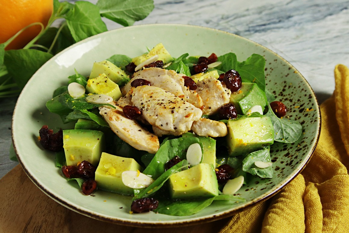 Spinatsalat mit Hähnchenstreifen