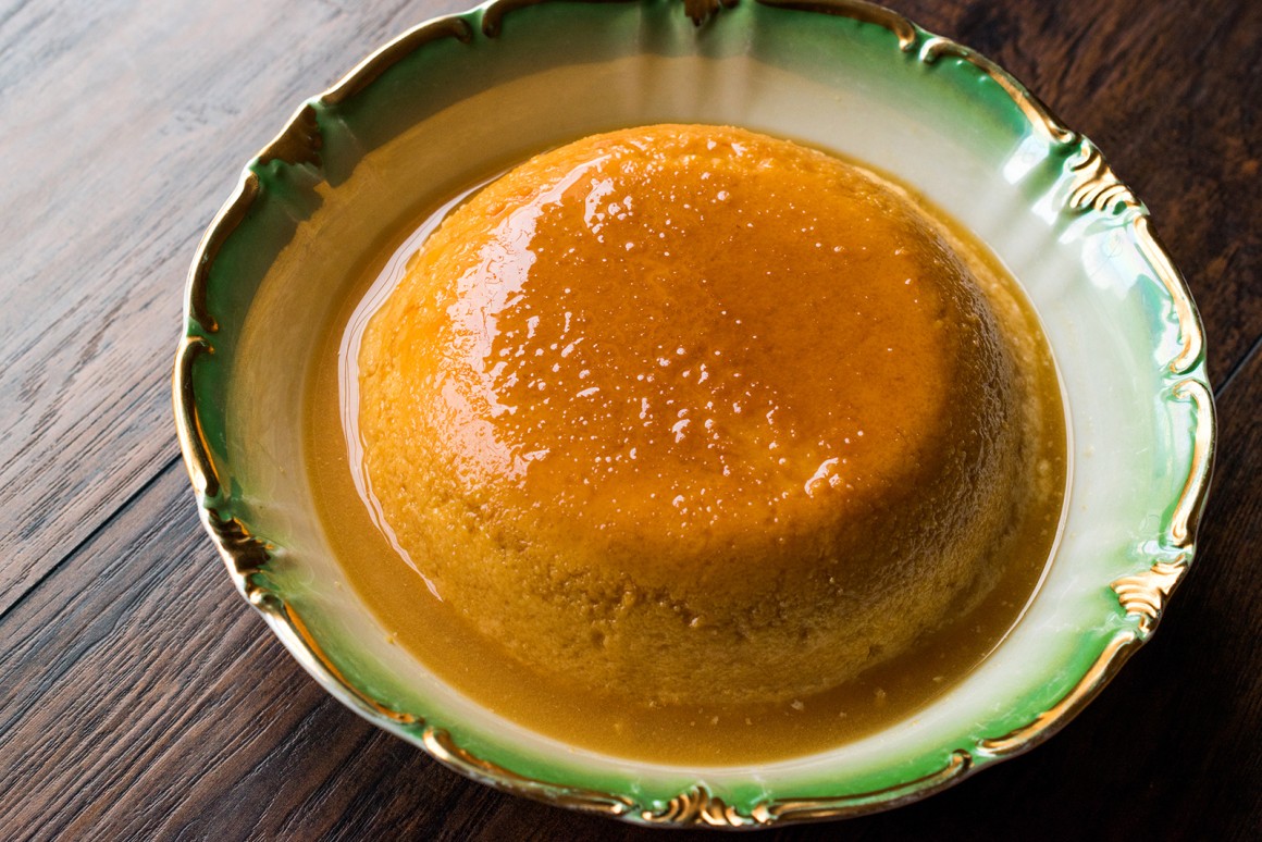 Grießbrei mit Karamellsauce