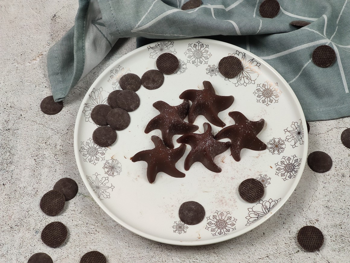 Veganes Eiskonfekt mit Kokos und Schokolade
