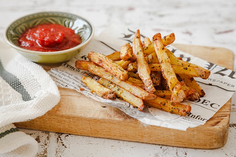 Bärlauch-Kartoffel-Stifte mit Ketchup