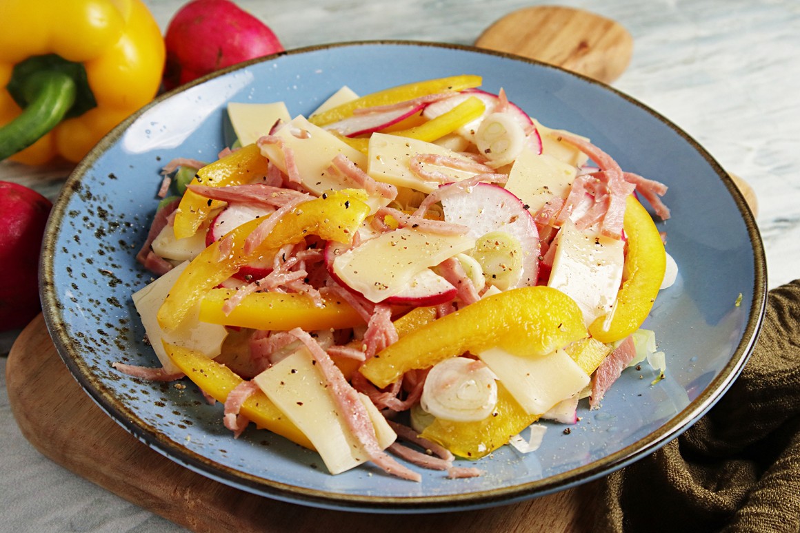 Käsesalat mit Schinken - Rezept