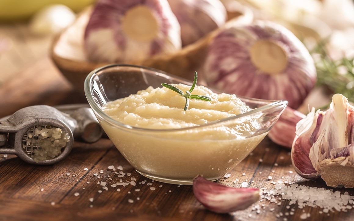 Knoblauchpaste mit Olivenöl