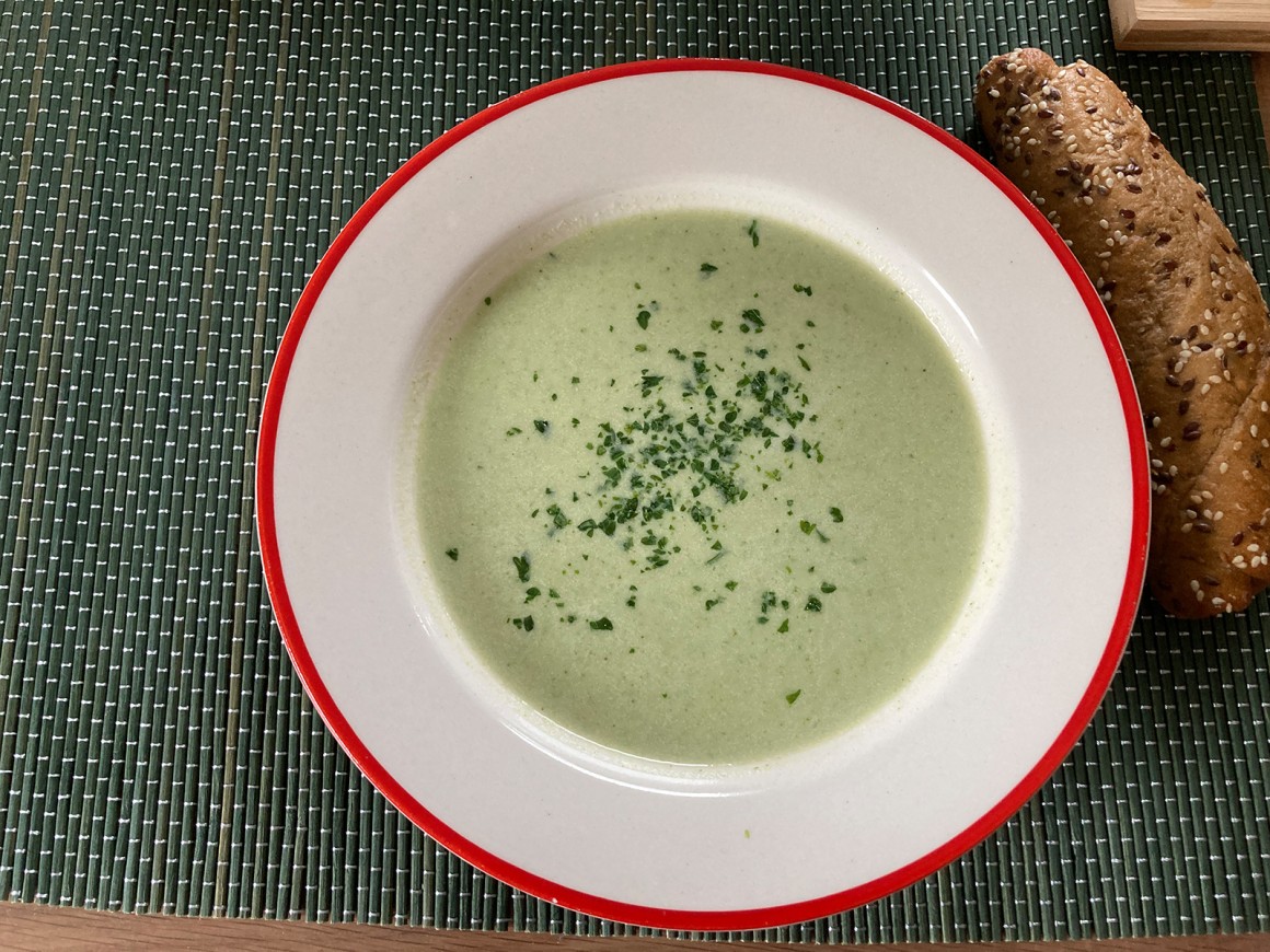 Brokkolisuppe mit Frischkäse - Rezept
