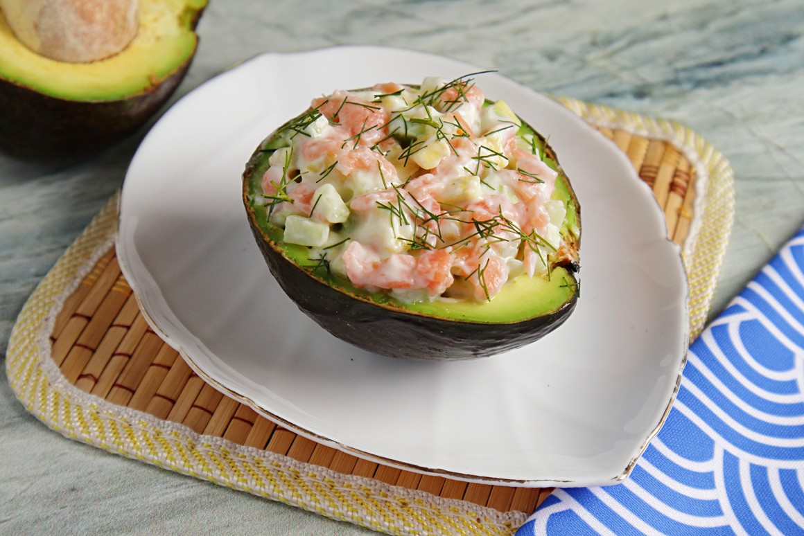 Avocado mit Lachs