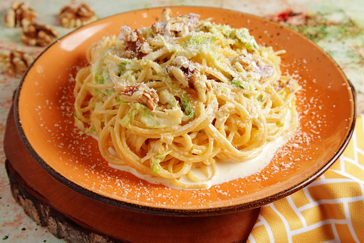 Wirsing-Walnuss-Pasta