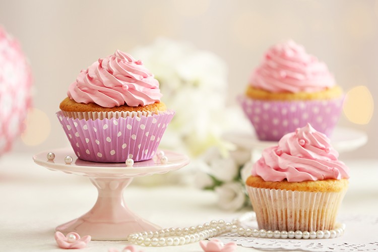 Prinzessinnen-Cupcakes mit weißer Schokolade