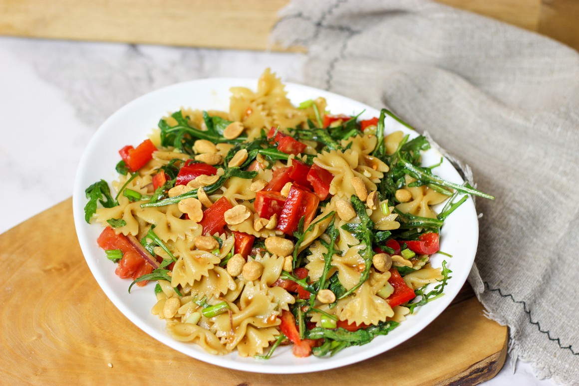 Mediterraner Nudelsalat