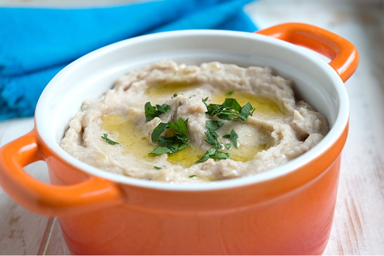 Hummus mit Saubohnen