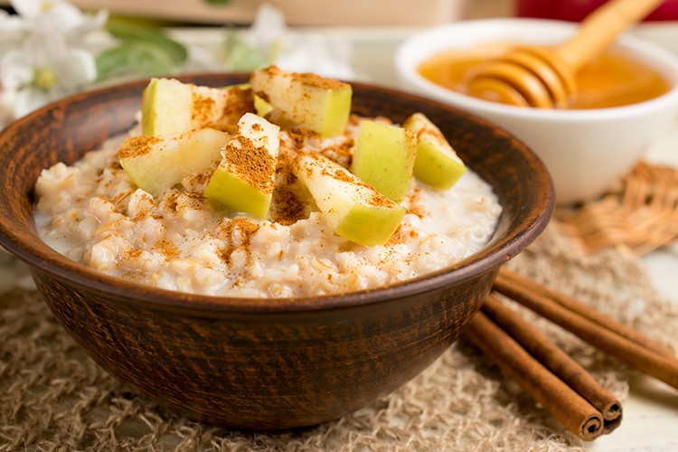 Apfel-Porridge mit Zimt