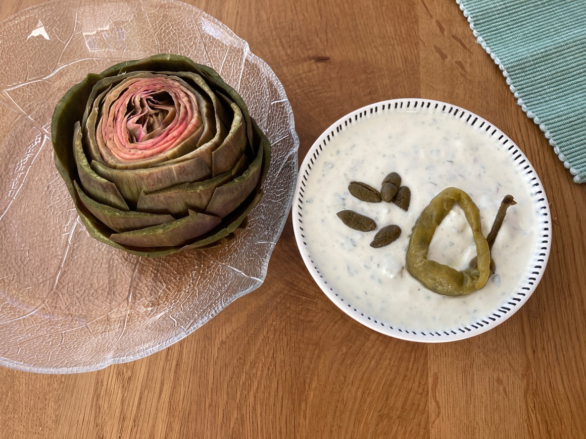 Artischocken mit Kräuter-Dip