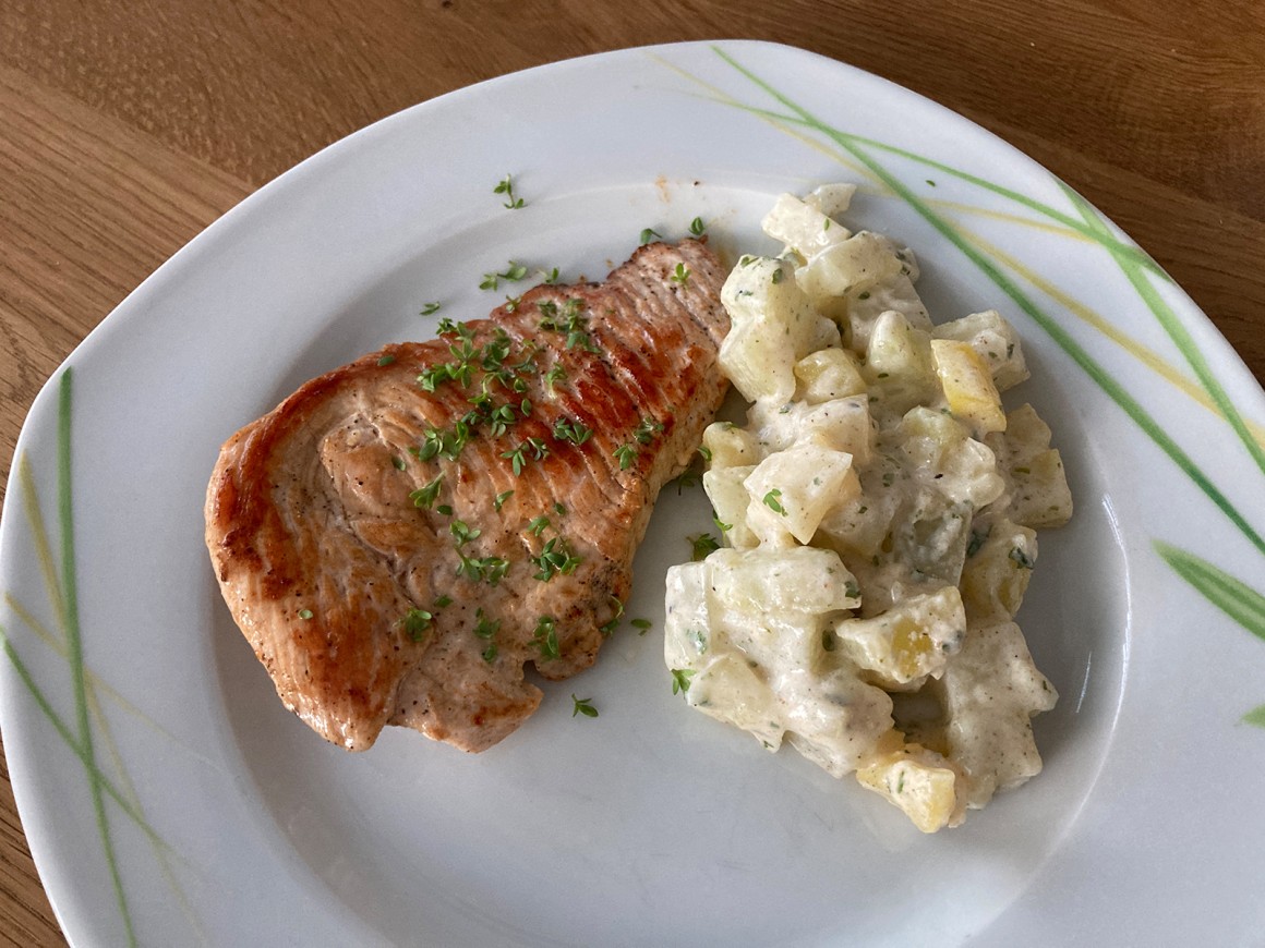 Putenschnitzel mit Rahmgemüse - Rezept