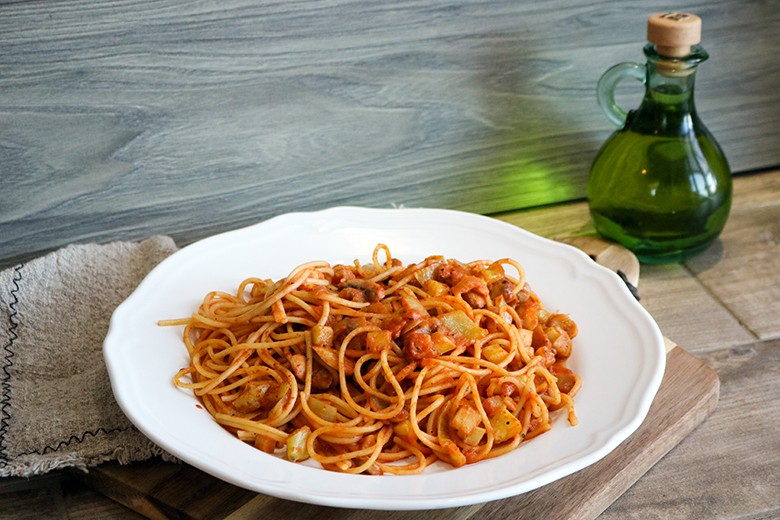 Nudeln in veganer Gemüse-Sahne-Sauce
