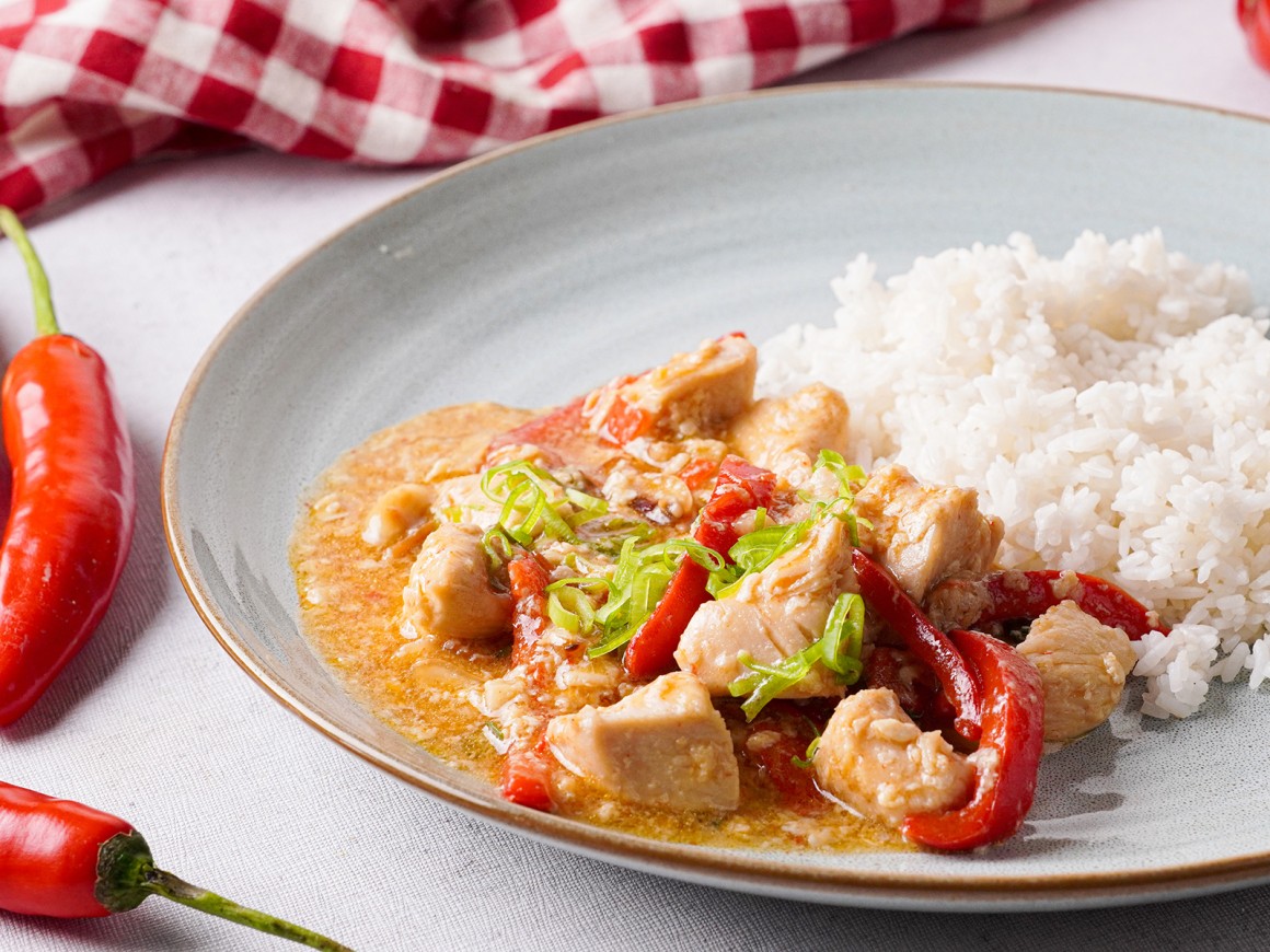 Kung Pao - Hühnerfleisch mit Paprika und Gemüse