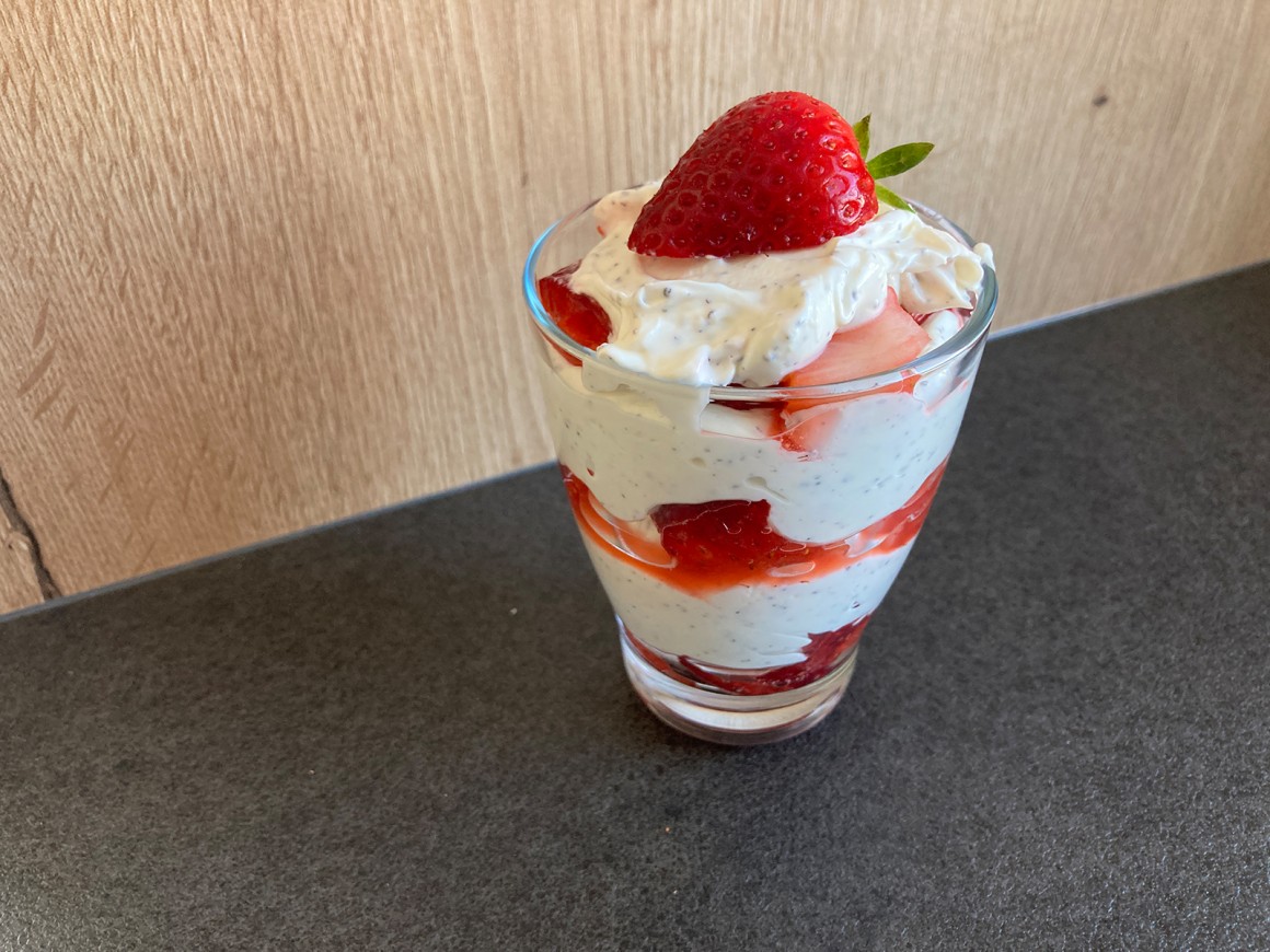 Mascarponecreme mit Erdbeeren und Mohn - Rezept