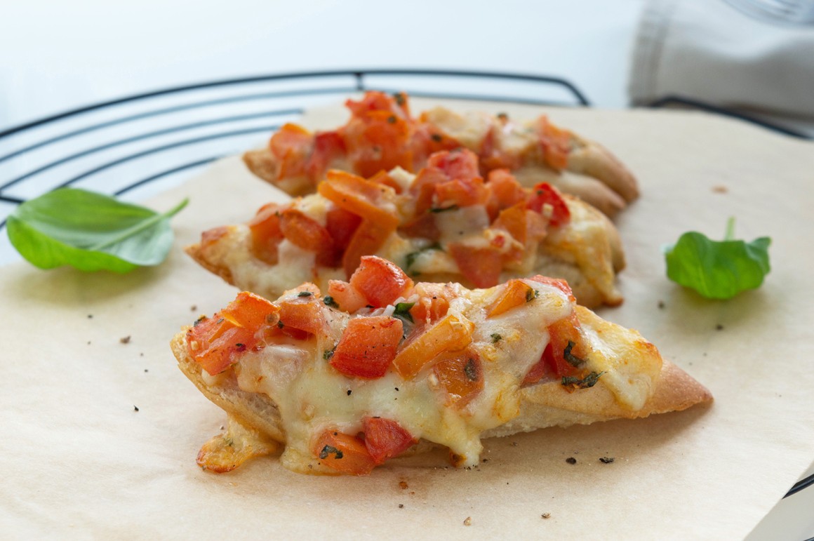 Bruschetta mit Mozzarella und Tomaten - Rezept