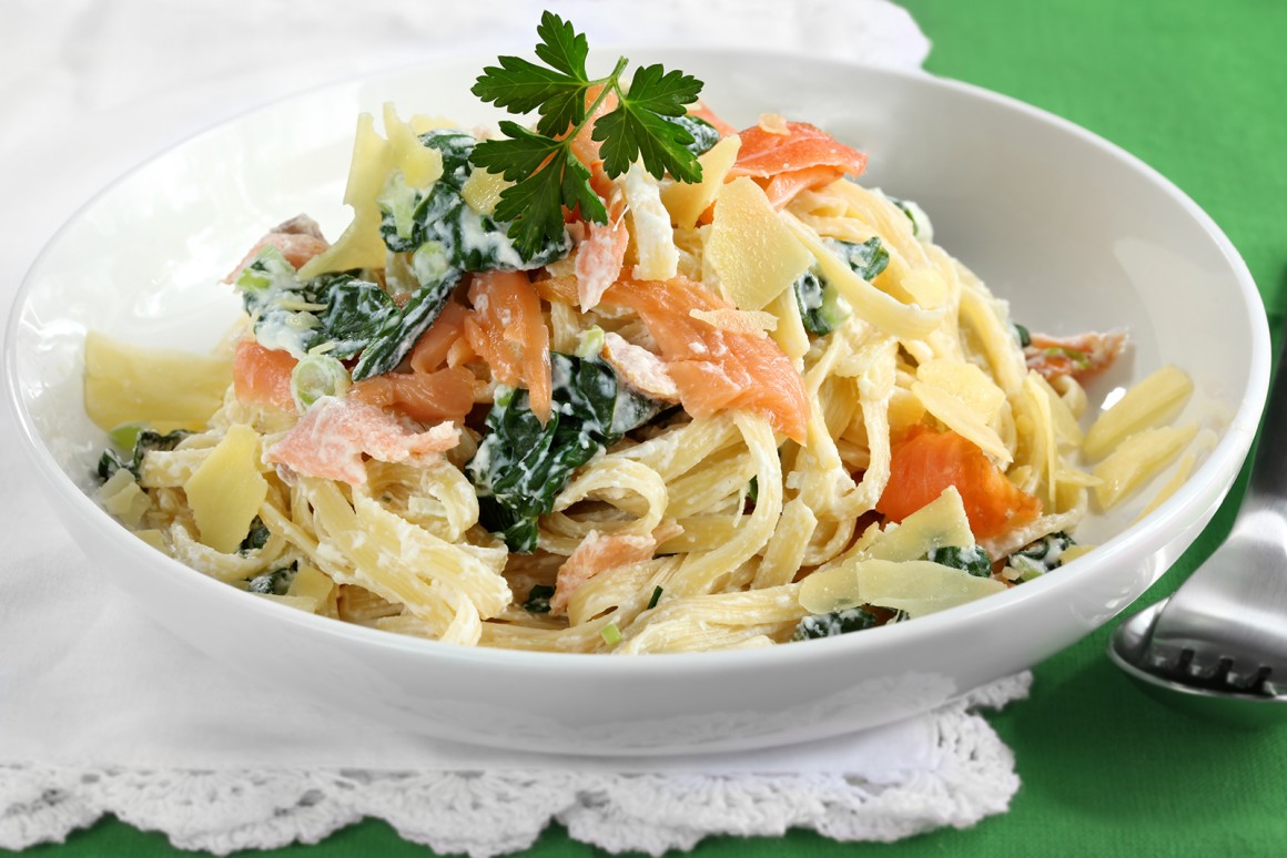 Pasta mit Lachs und Spinat