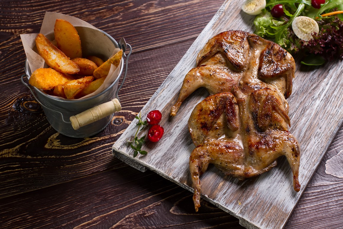 Gegrillte Wachteln
