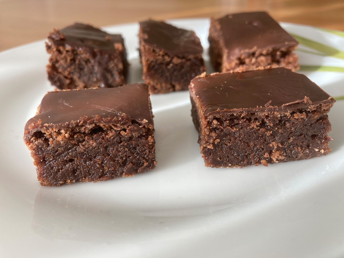 Einfache Brownies mit Kakaopulver