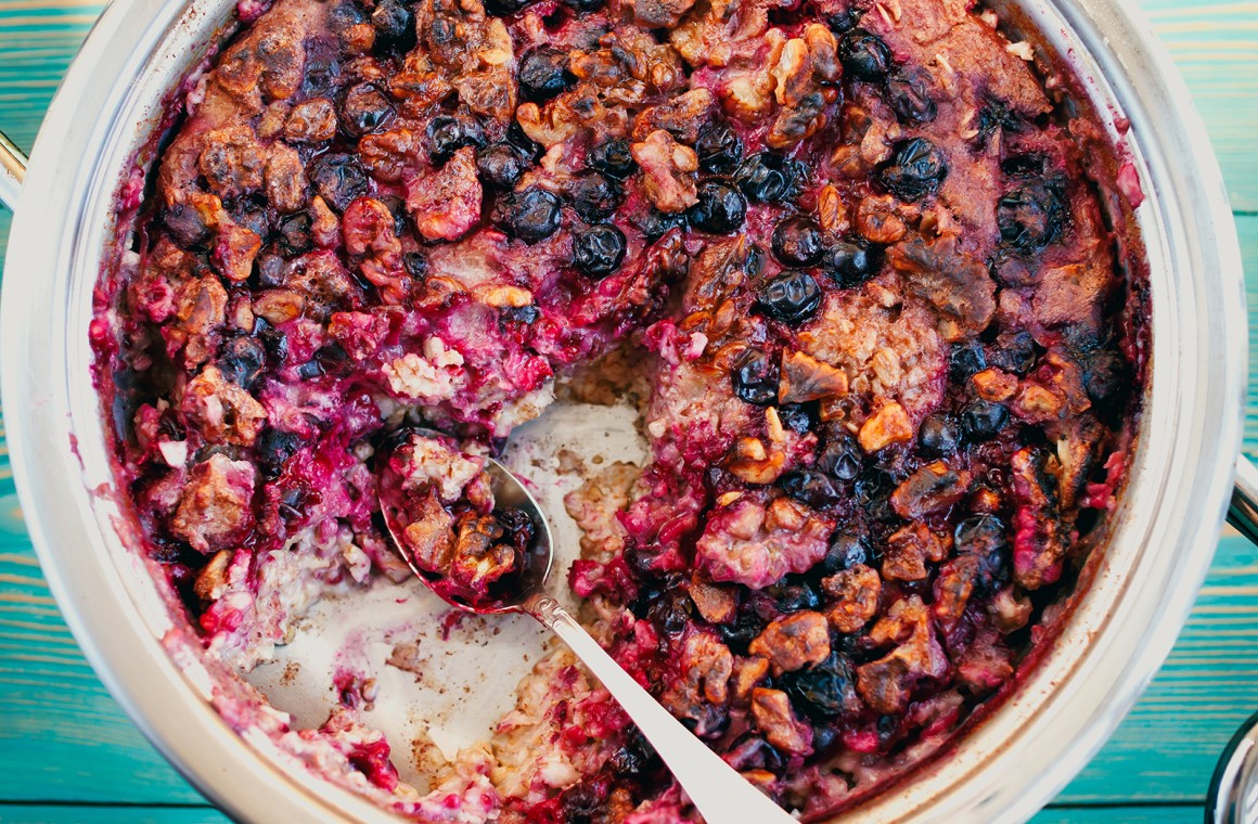 Baked Oatmeal mit Beeren