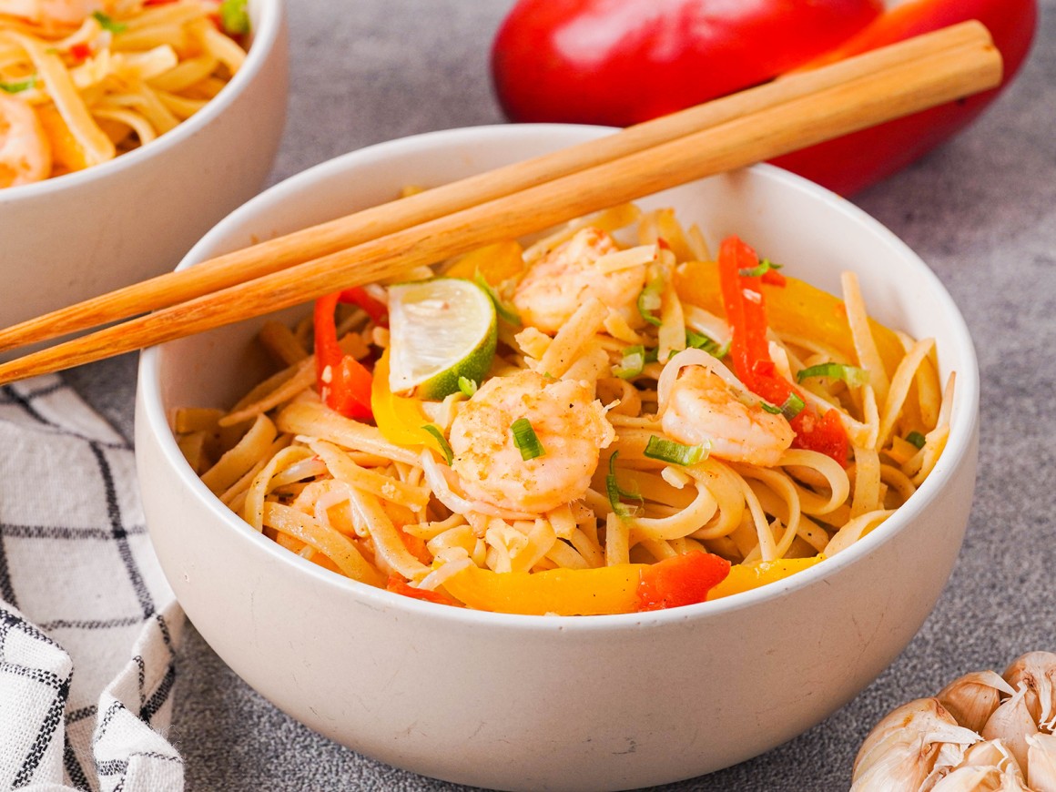Gebratene Nudeln mit Shrimps