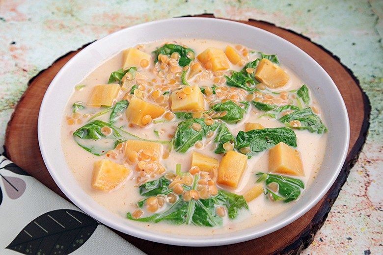 Linsensuppe mit Süßkartoffeln