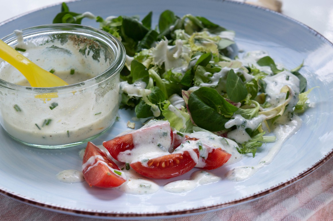 Joghurt-Minz-Salatsauce