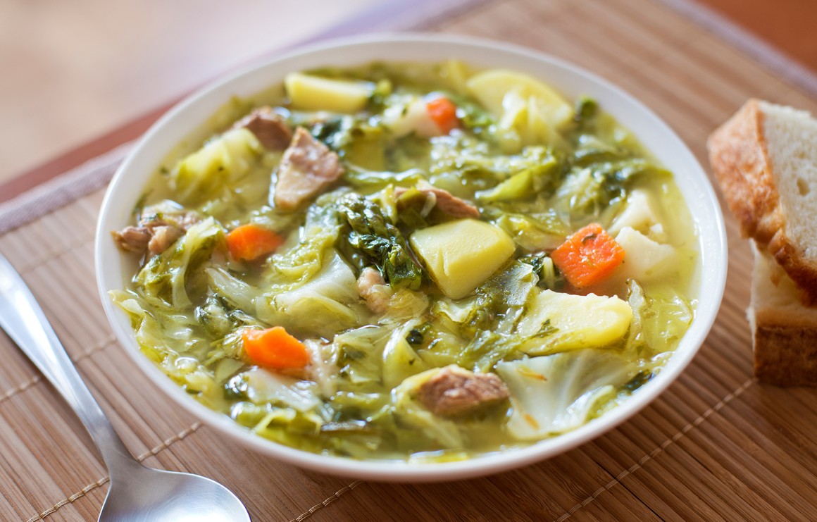 Omas Wirsingsuppe