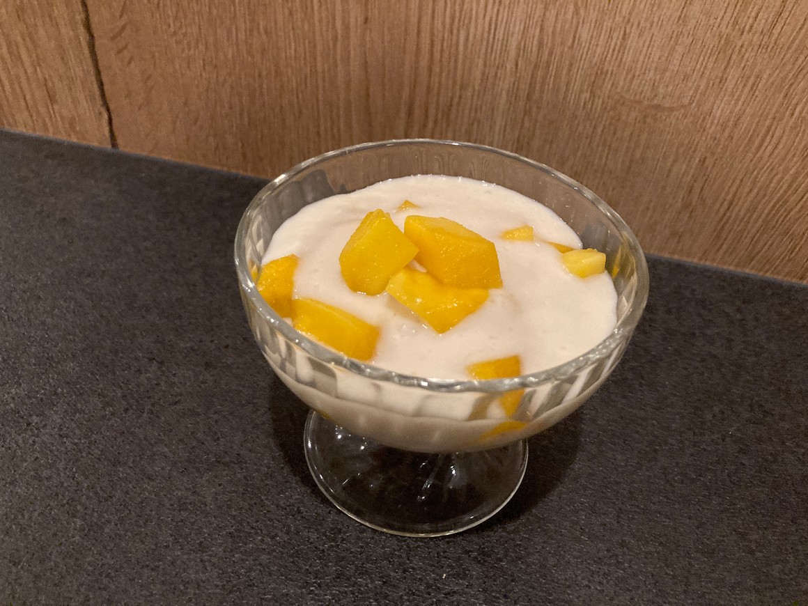 Vegane Kokoscreme mit Mango