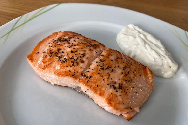 Gebratenes Lachsrückenfilet