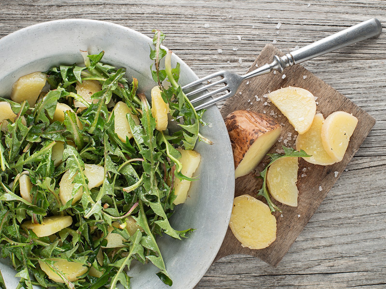 Löwenzahnsalat mit Kartoffeln - Rezept