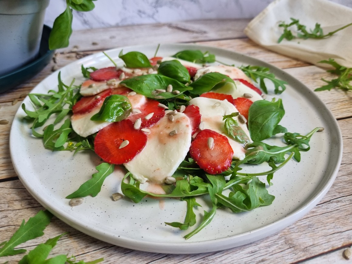 Erdbeer-Mozzarella-Carpaccio
