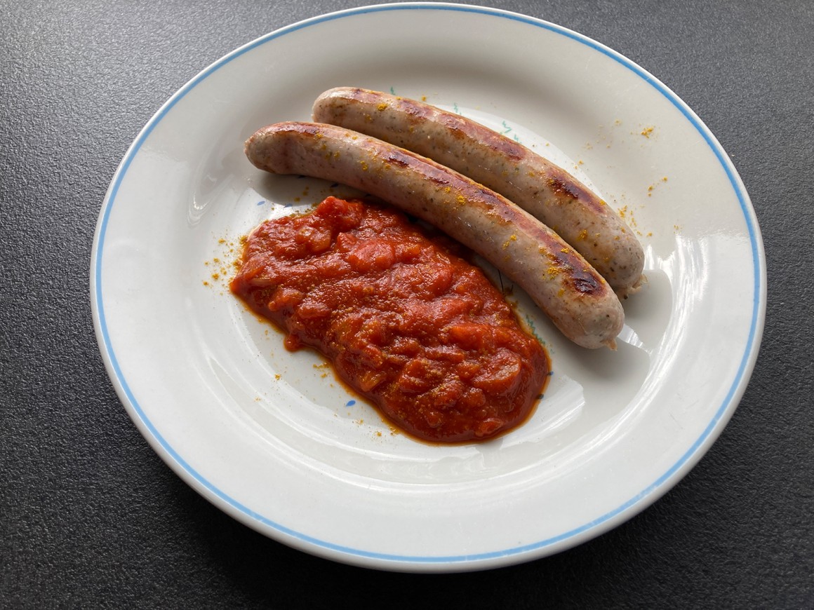 Currywurst mit Nektarinensauce