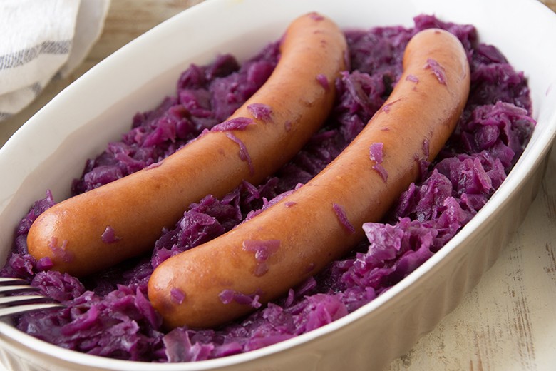 Rotkohl mit Würstchen